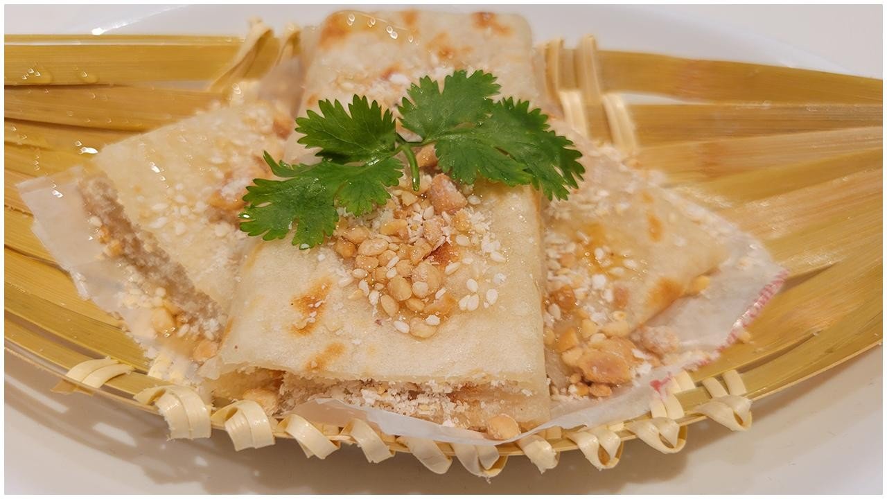 ladychowkitchennyThumb