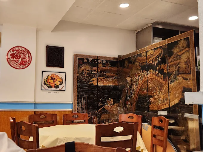 ladychowkitchennyThumb