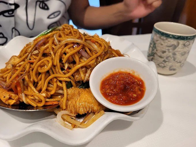 ladychowkitchennyThumb