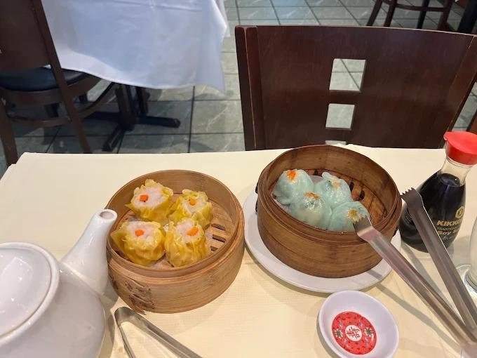 ladychowkitchennyThumb