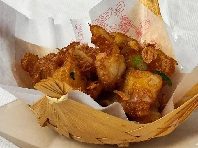 ladychowkitchennyThumb